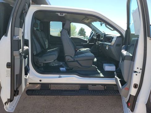 New 2026 Ford F550 4x4 Supercab Super Duty image 10
