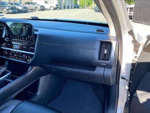 Used 2023 Nissan Pathfinder SL w/ Black Appearance Package AWD/4WD image 13