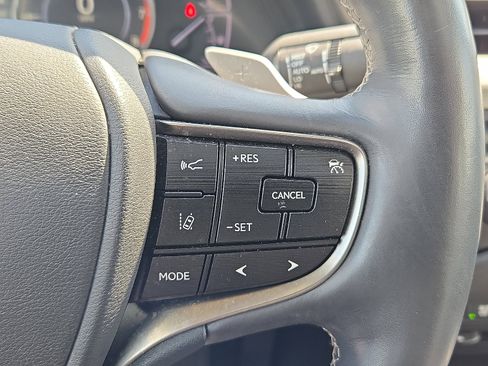 Used 2019 Lexus ES 350 w/ Premium Package FWD image 22