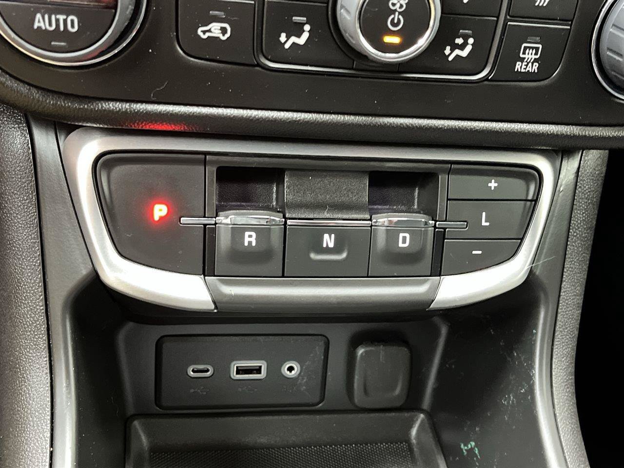 Used 2023 GMC Terrain SLE w/ Driver Convenience Package AWD/4WD image 23