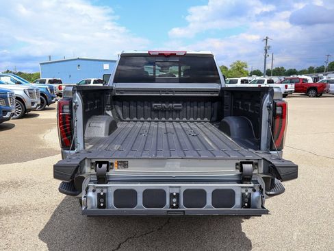 New 2026 GMC Sierra 2500 AT4 w/ AT4 Premium Plus Package AWD/4WD image 5