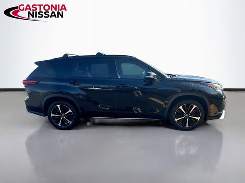 Used 2021 Toyota Highlander XSE image 10