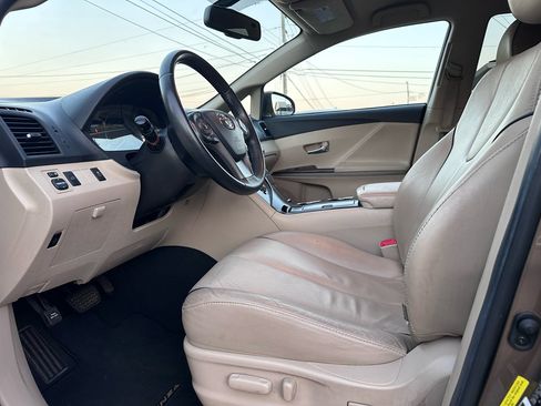 Used 2013 Toyota Venza XLE image 11