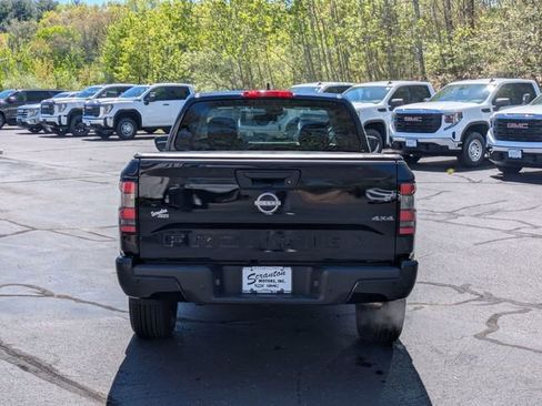 Used 2025 Nissan Frontier SV AWD/4WD image 4