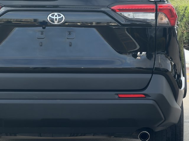 Used 2023 Toyota RAV4 LE FWD image 9
