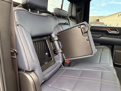 Used 2024 Chevrolet Silverado 2500 High Country w/ High Country Premium Package image 19