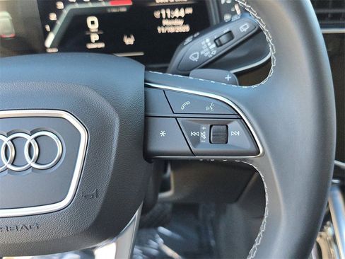 Certified 2025 Audi Q8 Premium Plus image 21