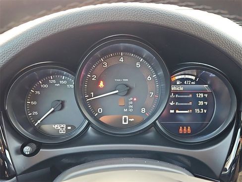 Certified 2025 Porsche Macan image 35