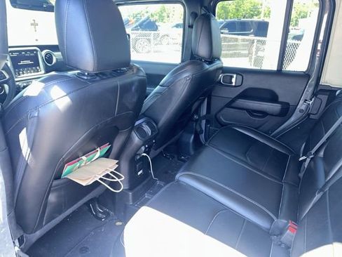 Used 2023 Jeep Wrangler Unlimited Sahara AWD/4WD image 7