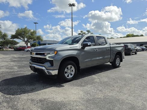 Used 2024 Chevrolet Silverado 1500 LT AWD/4WD image 10