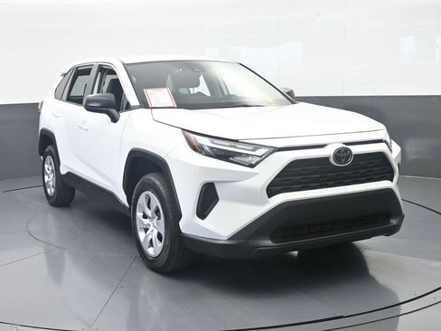 Used 2025 Toyota RAV4 LE FWD image 9