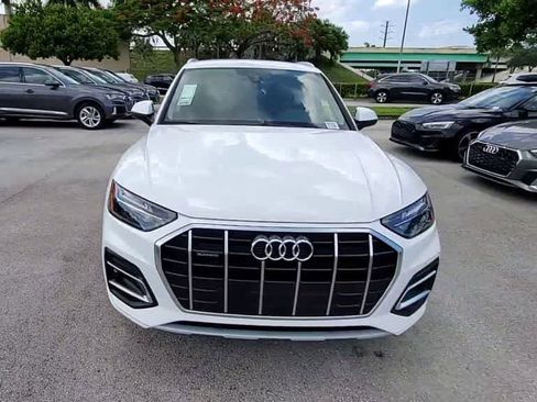 Certified 2023 Audi Q5 Premium w/ Convenience Package image 4
