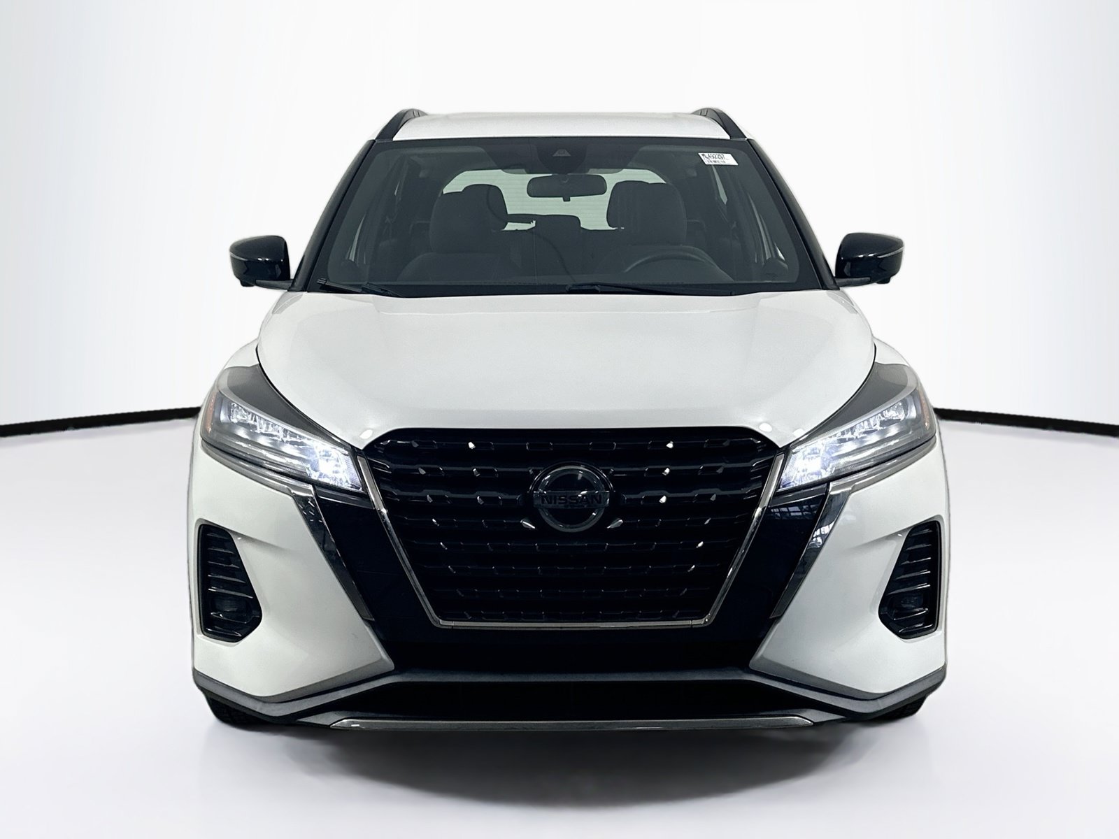 Used 2021 Nissan Kicks SR FWD image 2