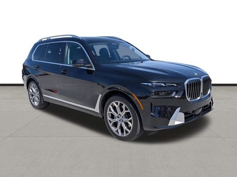 Used 2024 BMW X7 xDrive40i w/ Premium Package image 3