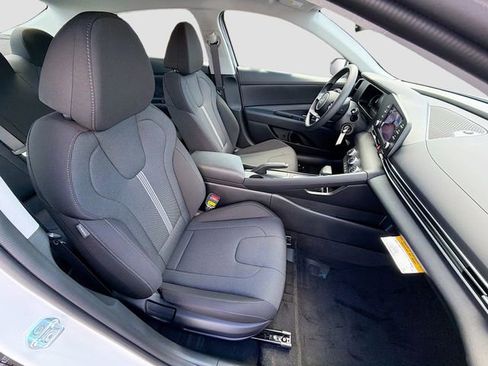 New 2026 Hyundai Elantra SE image 25