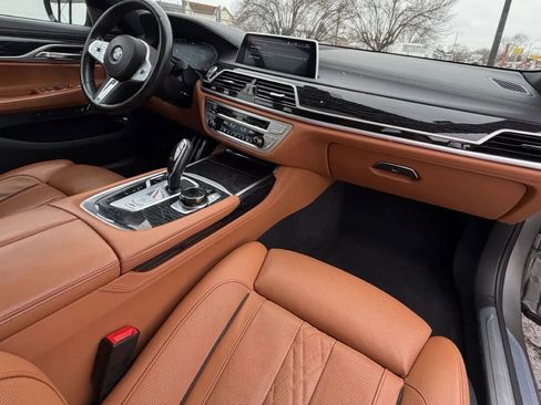 Used 2022 BMW 740i xDrive w/ M Sport Package AWD/4WD image 16