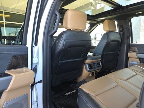 Used 2024 Ford F250 Lariat w/ Lariat Ultimate Package AWD/4WD image 18
