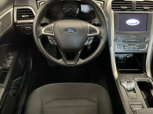 Used 2020 Ford Fusion SE FWD image 14