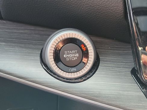 Used 2023 Jeep Wagoneer Series III w/ Premium Group I image 29