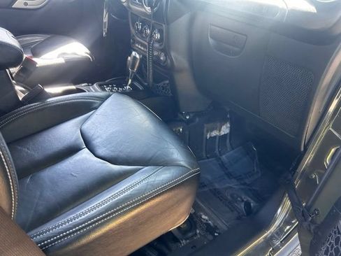 Used 2016 Jeep Wrangler Unlimited Rubicon AWD/4WD image 17
