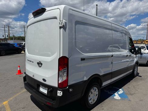 Used 2019 Ford Transit 250 148 Medium Roof RWD image 5