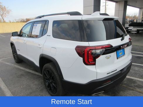 Used 2023 GMC Acadia SLE w/ Driver Convenience Package image 3