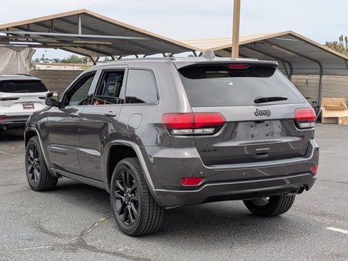 Used 2021 Jeep Grand Cherokee Laredo X AWD/4WD image 8