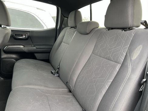 Used 2016 Toyota Tacoma TRD Off-Road image 34