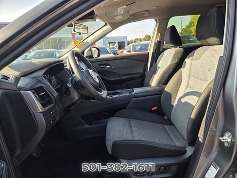 Used 2023 Nissan Rogue SV FWD image 9