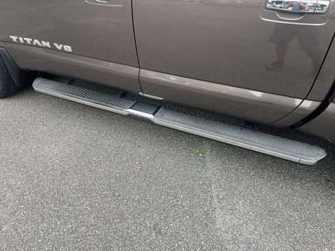 Used 2018 Nissan Titan SL w/ Chrome Package RWD image 35