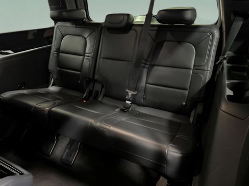 Used 2023 Lincoln Navigator Reserve image 9