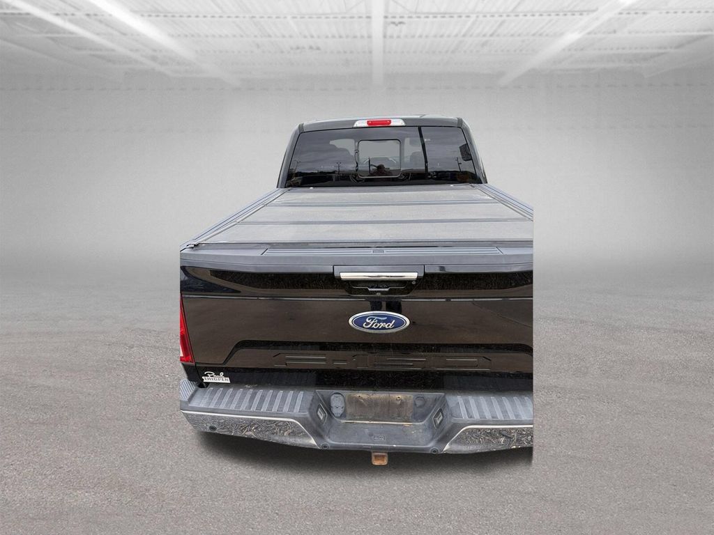 Used 2018 Ford F150 Lariat w/ Equipment Group 502A Luxury AWD/4WD image 4