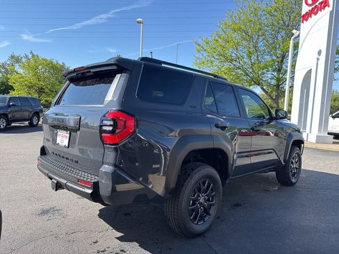 New 2026 Toyota 4Runner SR5 AWD/4WD image 5