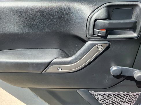 Used 2016 Jeep Wrangler Unlimited Sport AWD/4WD image 18