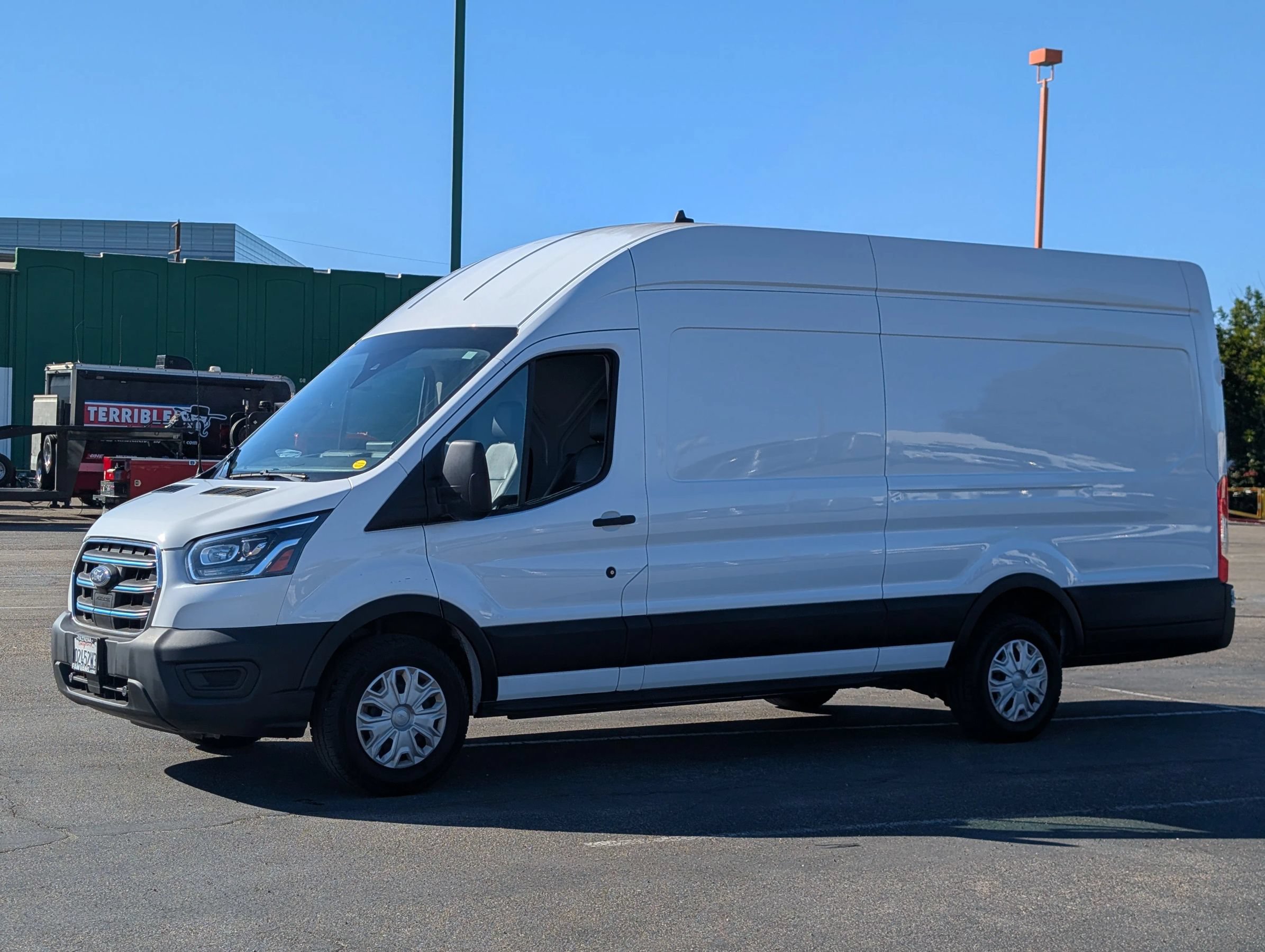 Used 2023 Ford E-Transit 148 High Roof Extended RWD image 5
