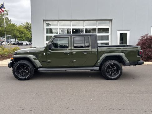 Used 2022 Jeep Gladiator Sport AWD/4WD image 2