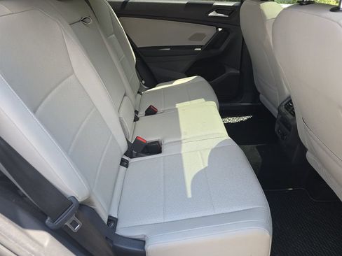 Used 2021 Volkswagen Tiguan SE R-Line AWD/4WD image 18