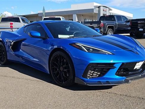 Used 2025 Chevrolet Corvette Stingray Coupe w/ Battery Protection Package image 2