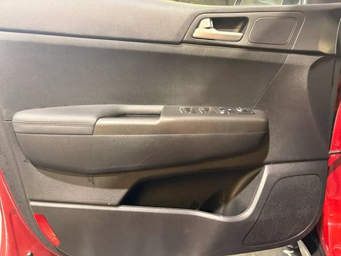 Used 2019 Kia Sportage LX AWD/4WD image 10