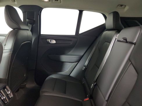 Used 2026 Volvo XC40 B5 Core AWD/4WD image 12