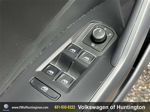 Certified 2022 Volkswagen Jetta SE image 15