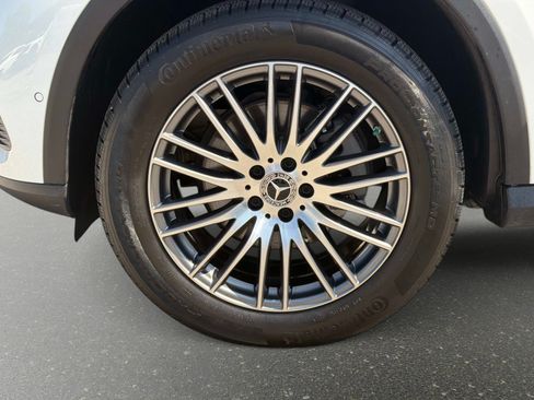 Certified 2026 Mercedes-Benz GLC 300 image 9