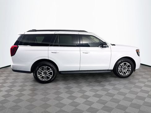 Used 2025 Ford Expedition Active RWD image 8
