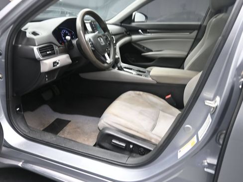 Used 2019 Honda Accord EX image 17