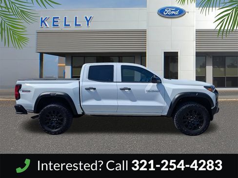 Used 2023 Chevrolet Colorado Trail Boss w/ Technology Package AWD/4WD image 5