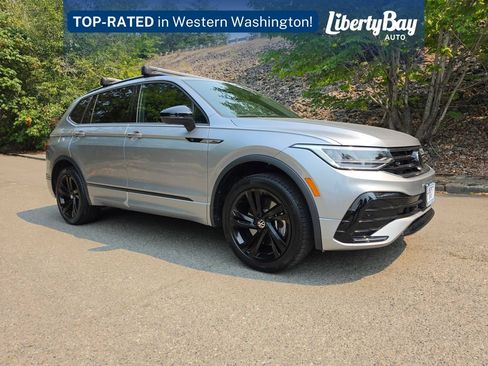 Used 2023 Volkswagen Tiguan SE R-Line AWD/4WD image 3