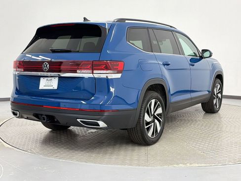 Used 2026 Volkswagen Atlas SE w/ Panoramic Sunroof Package FWD image 8