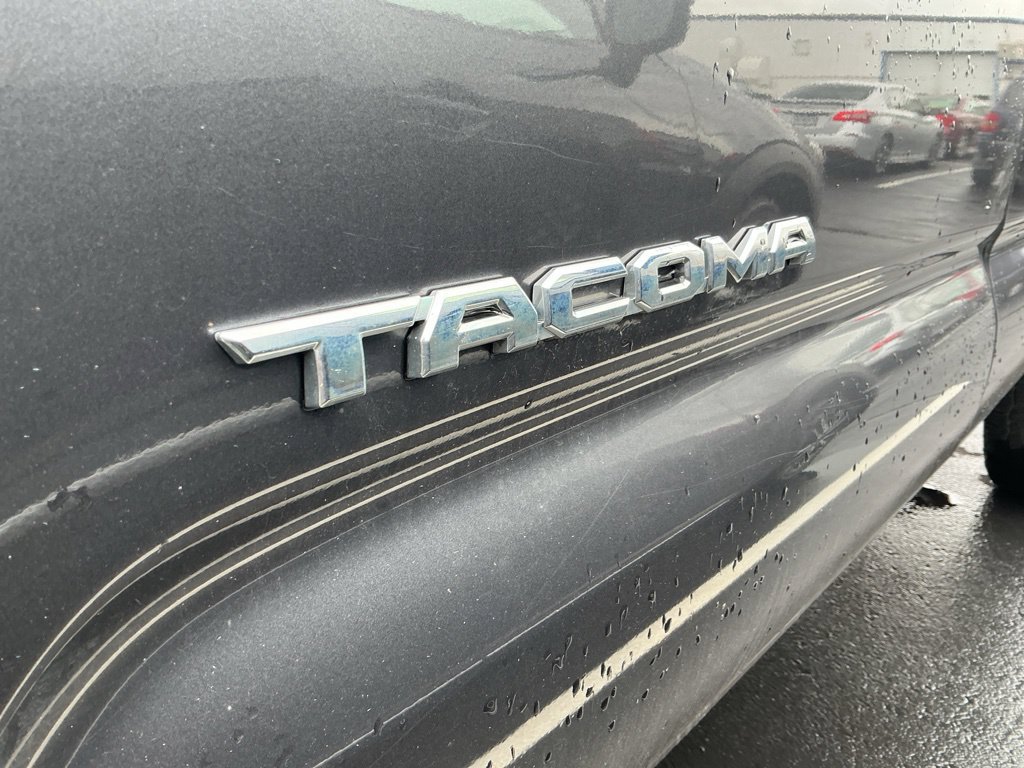 Used 2017 Toyota Tacoma SR5 w/ Tow Package AWD/4WD image 5