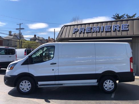 Used 2024 Ford Transit 250 Low Roof w/ Exterior Upgrade Package RWD image 3