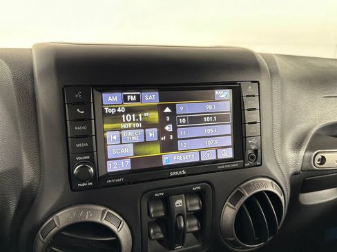 Used 2017 Jeep Wrangler Unlimited Sport AWD/4WD image 14